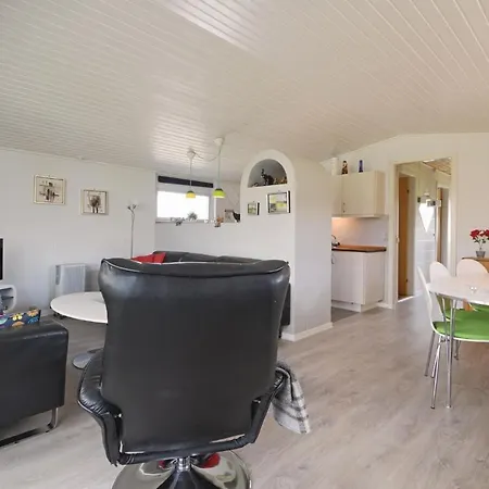 Casa de Férias Three-bedroom With A Fireplace 03 Hejls